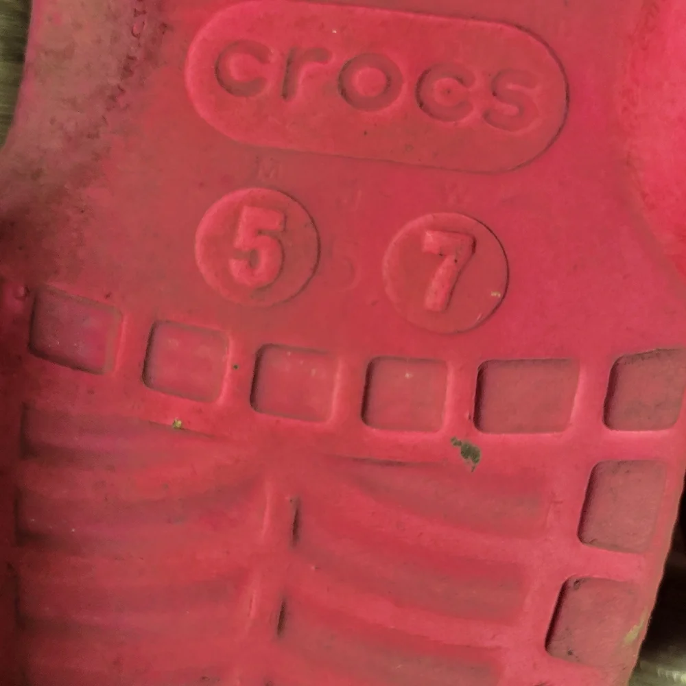 CROCS Pink Shoes Women's Size‎ 7 Mens Size 5